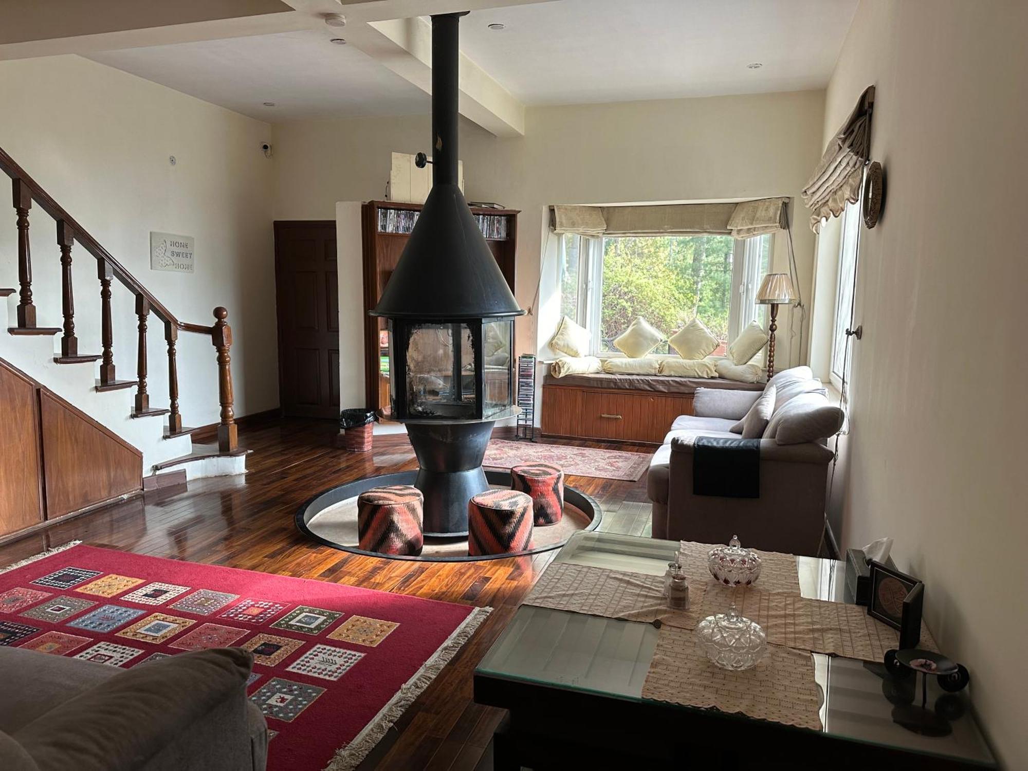 Sarah'S Lodge Murree Ngoại thất bức ảnh