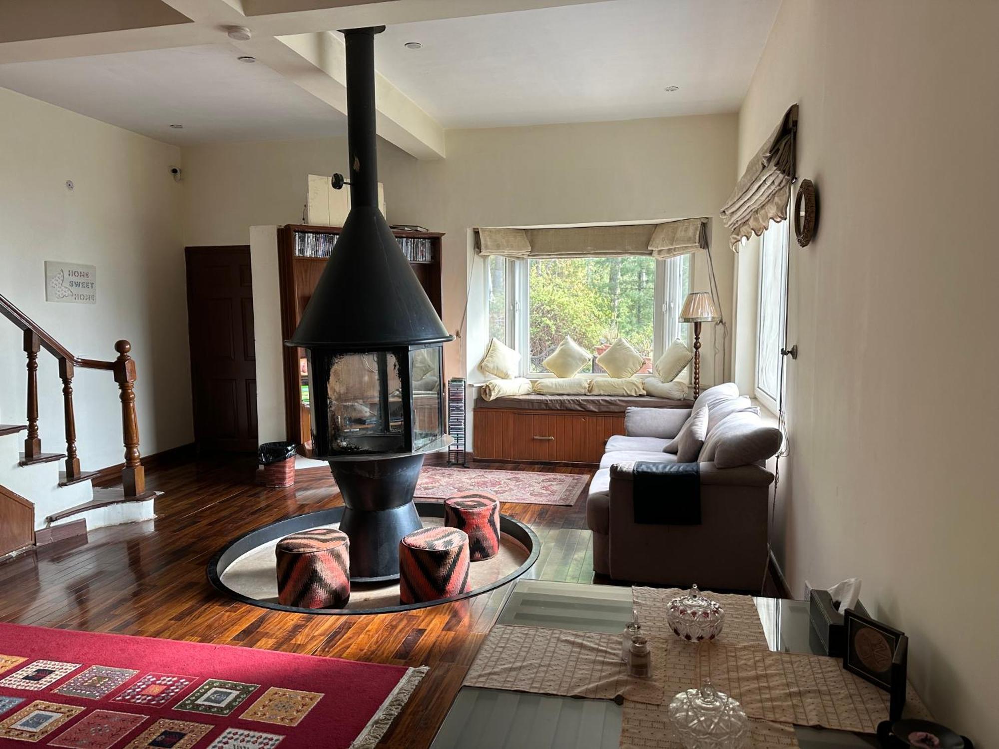 Sarah'S Lodge Murree Ngoại thất bức ảnh