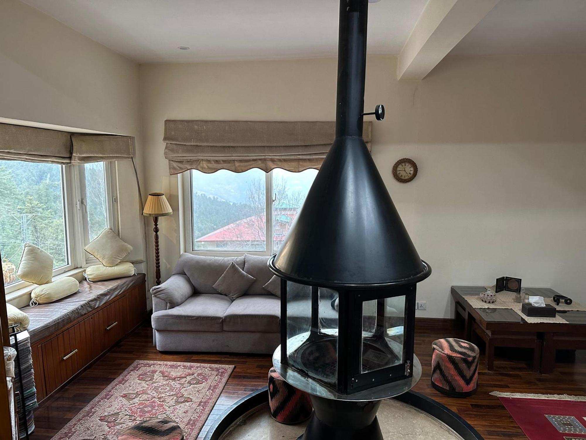 Sarah'S Lodge Murree Ngoại thất bức ảnh