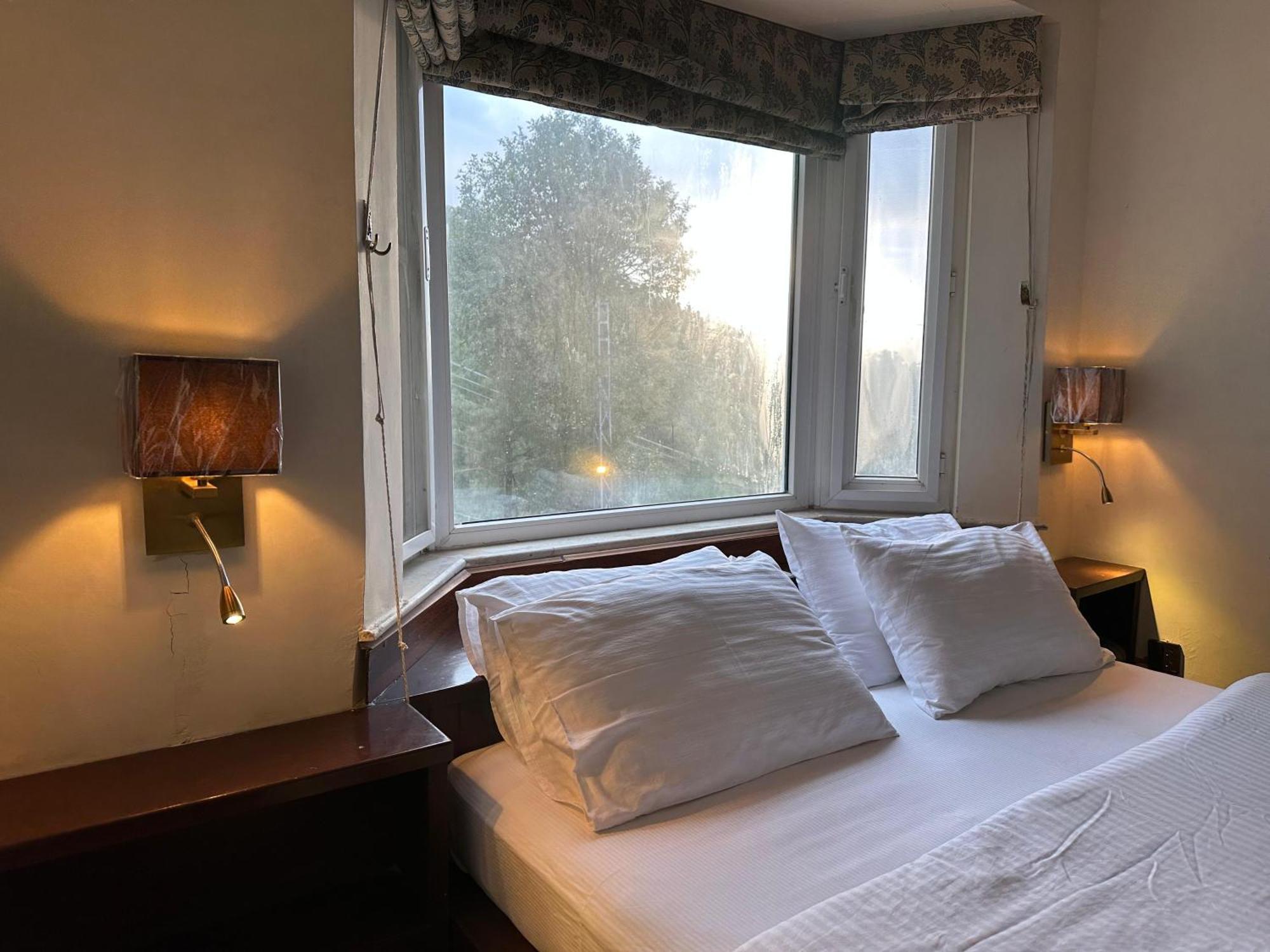 Sarah'S Lodge Murree Ngoại thất bức ảnh