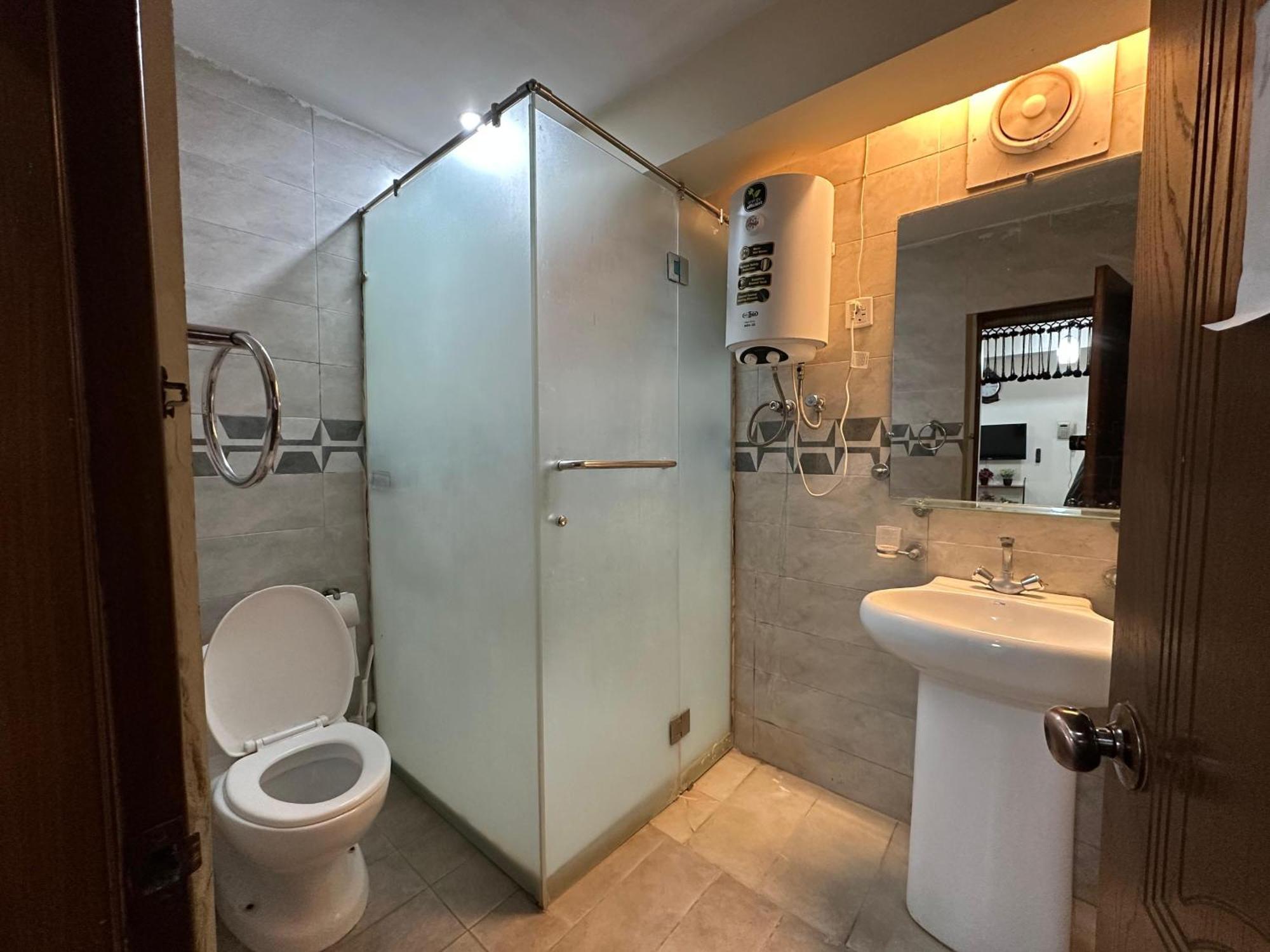 Sarah'S Lodge Murree Ngoại thất bức ảnh