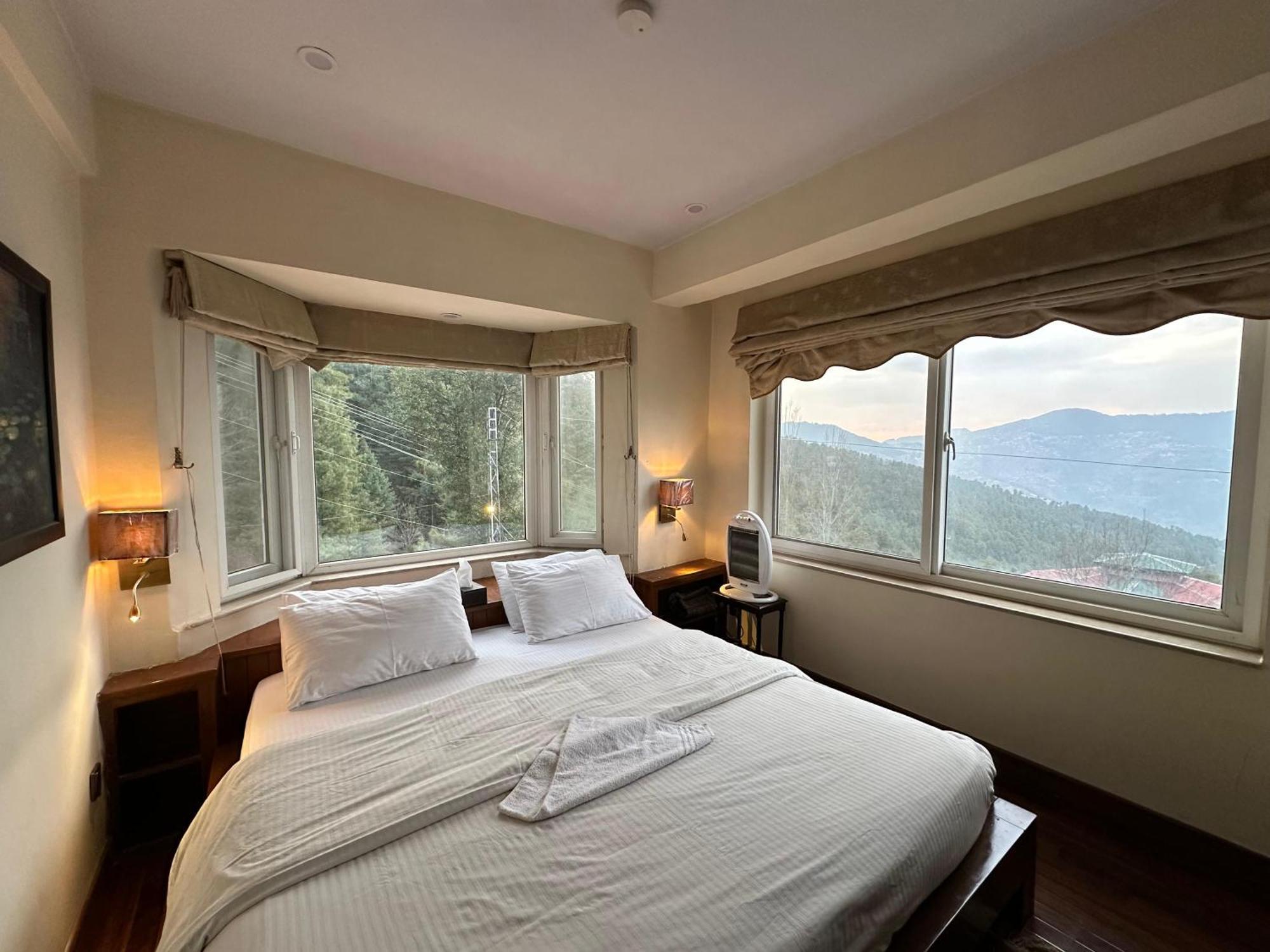 Sarah'S Lodge Murree Ngoại thất bức ảnh